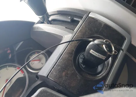 2010 Dodge Grand Caravan Sxt z USA, uszkodzony, nr VIN 2D4RN5D10AR135658